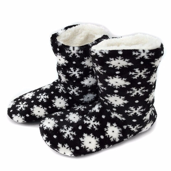 🔴Winter Snowflake Slippers Faux Fur Non-Slip Sole - Picture 2 of 8